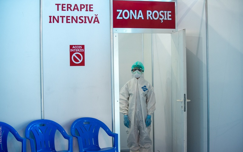 Pandemia care ne separă, din nou, în bogați și săraci: când un vaccin va ajunge și la noi?