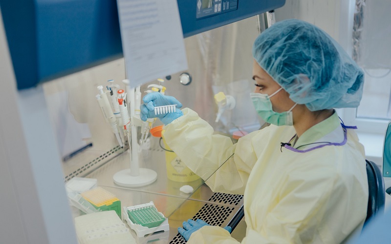 17 oameni au decedat din cauza complicațiilor provocate de Covid-19, iar 965 au fost diagnosticați pozitiv în ultimele 24 de ore