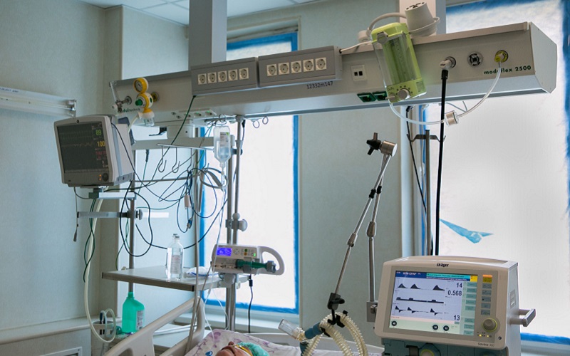 1.060 de cazuri noi de Covid-19 și 31 de decese. Peste 300 de persoane sunt în stare extrem de gravă