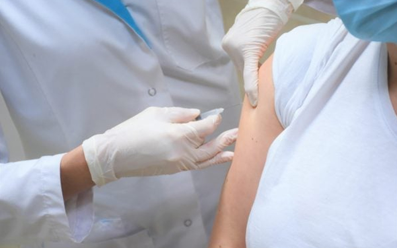 Autoritatea în Sănătate a prezentat numărul estimativ al moldovenilor cu cetățenie română imunizați peste Prut împotriva Covid-19. Cum vor ține evidența acestora în continuare