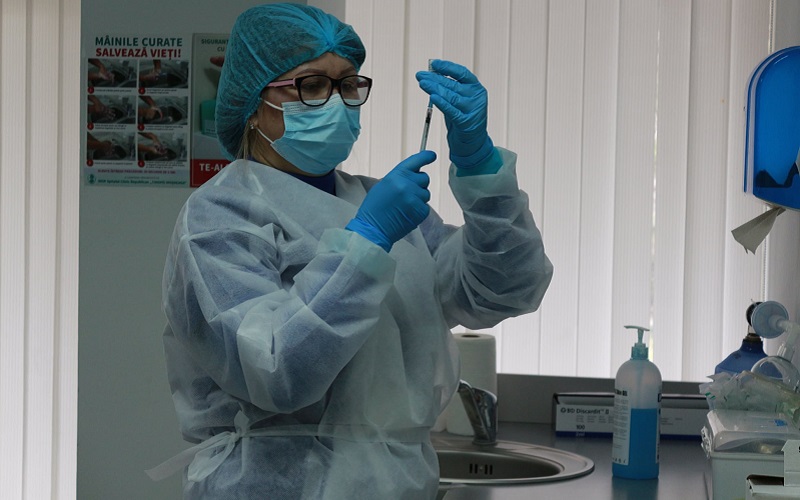 Promovarea profesiei de medic, făcută pe Facebook. Strategia Resurselor Umane în Republica Moldova e îndeplinită întârziat, haotic și pentru bifă