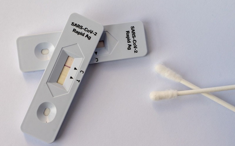 OMS a actualizat ghidul privind strategiile de testare COVID-19, având în vedere pericolul noii tulpini Delta. Inclusiv persoanele vaccinate intră în categoria suspecților