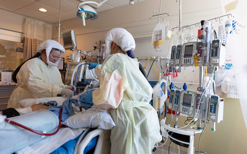 CDC: Varianta Delta acționează aproape ca un virus nou. Este mai contagioasă decât Ebola sau rubeola și la fel de contagioasă ca varicela. O persoană poate infecta altele 8