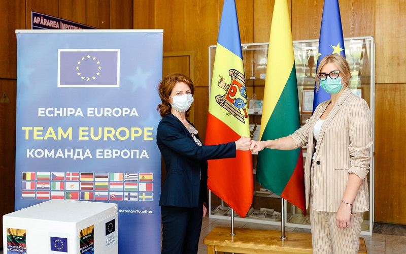 Lotul de 26.500 de vaccinuri AstraZeneca donate de Lituania a ajuns la Chișinău