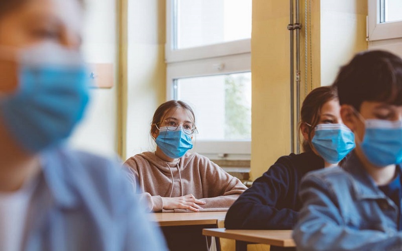 OMS: 8 măsuri pentru reîntoarecerea în siguranță la școală