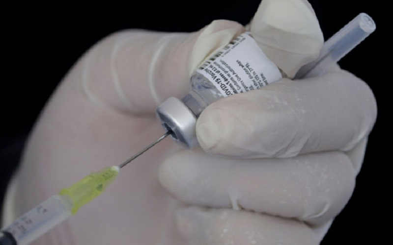 România se pregătește de o a treia doză de vaccin. Pentru cine este recomandată