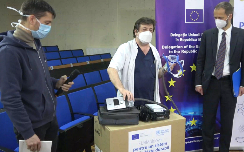 Sistemul medical se ține, în continuare, din donații. OMS și UE ne-a oferit 100 de dispozitive de respirație B-PAP, care cresc șansele la viață a pacienților infectați cu SARS-COV-2
