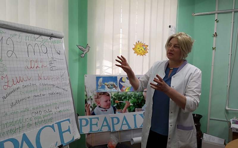 Angela Curtescu-Ostrovan, asistent medical: „Un asistent medical trebuie să facă și consiliere cu pacientul, nu doar procedurile medicale, iar asta cere timp, dar noi nu îl avem”