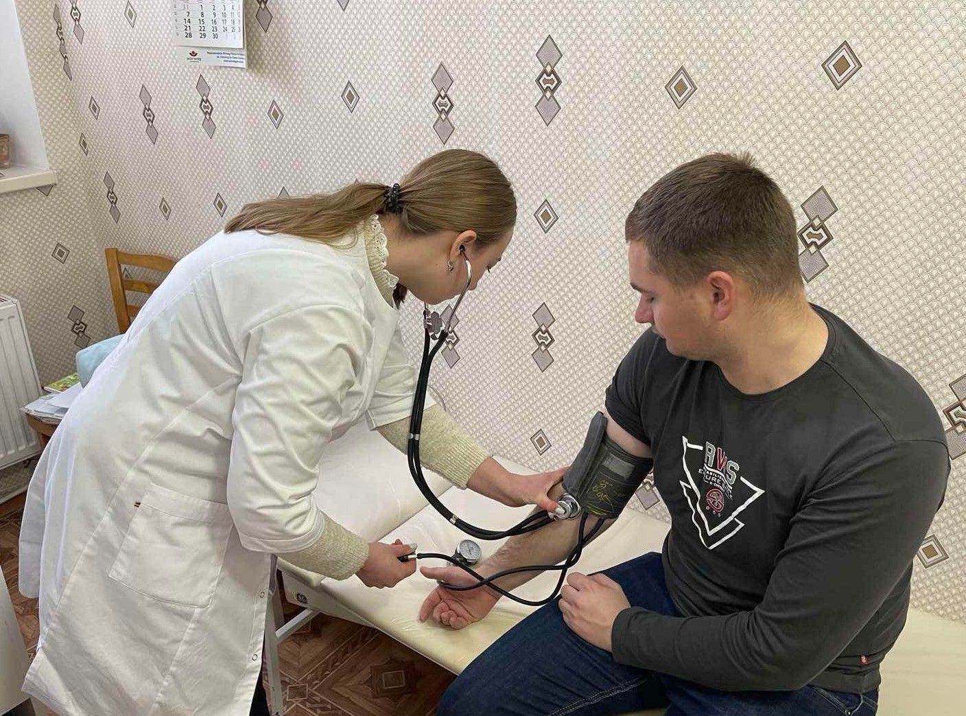 După 7 ani, Ministerul Sănătății s-a ținut de cuvânt – indemnizațiile unice de 120 de mii de lei și 96 de mii de lei vor fi acordate tinerilor specialiști în tranșe unice