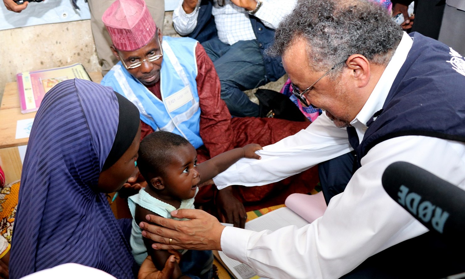 OMS recomandă părinților să revadă utilizarea siropurilor de tuse pentru copii