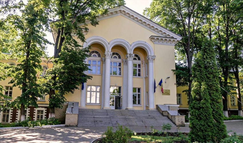 Jumătate dintre funcțiile de la Ministerul Sănătății sunt vacante. Lipsesc, inclusiv, specialiști în politici publice și integrare europeană