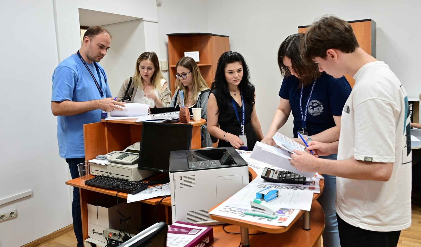 Zeci de candidați pentru un loc la Facultatea de stomatologie. Analist: La Oxford este de zece ori mai ușor să fii admis