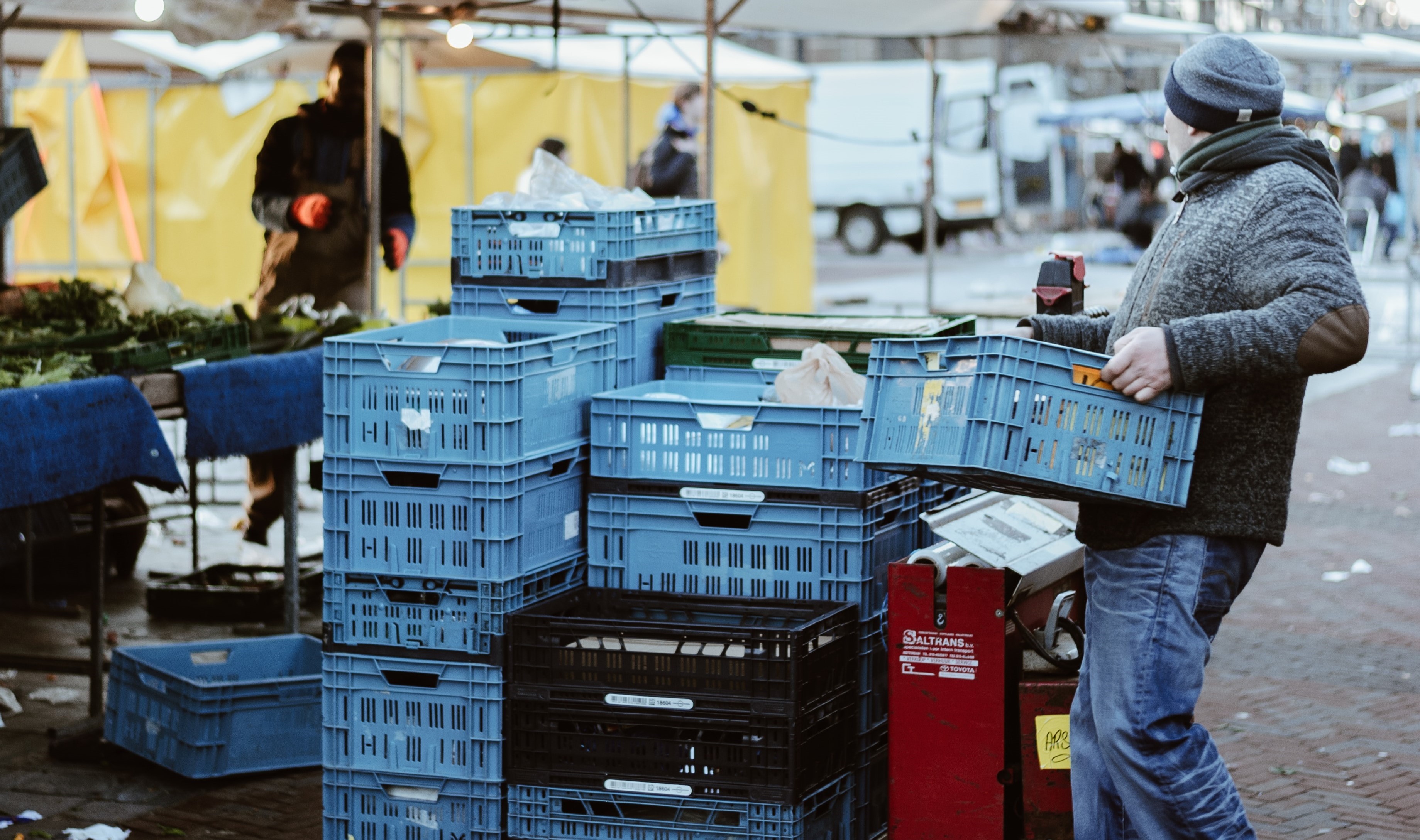 Guvernul a simplificat examenele medicale pentru angajați. Sindicatele: E foarte greu să demonstrezi un caz de boală profesională