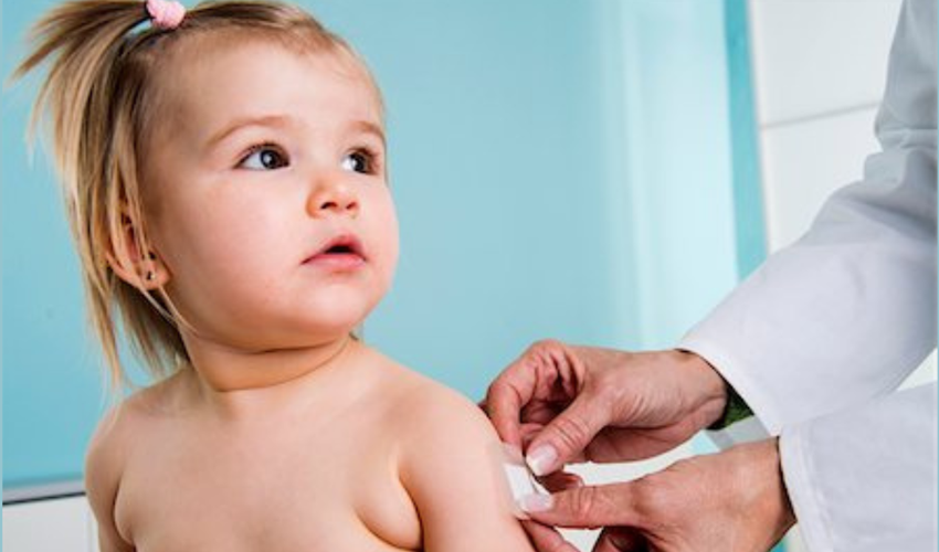 O fetiță de trei ani a ajuns la spital intoxicată cu marijuana. Mama fetei este  audiată 