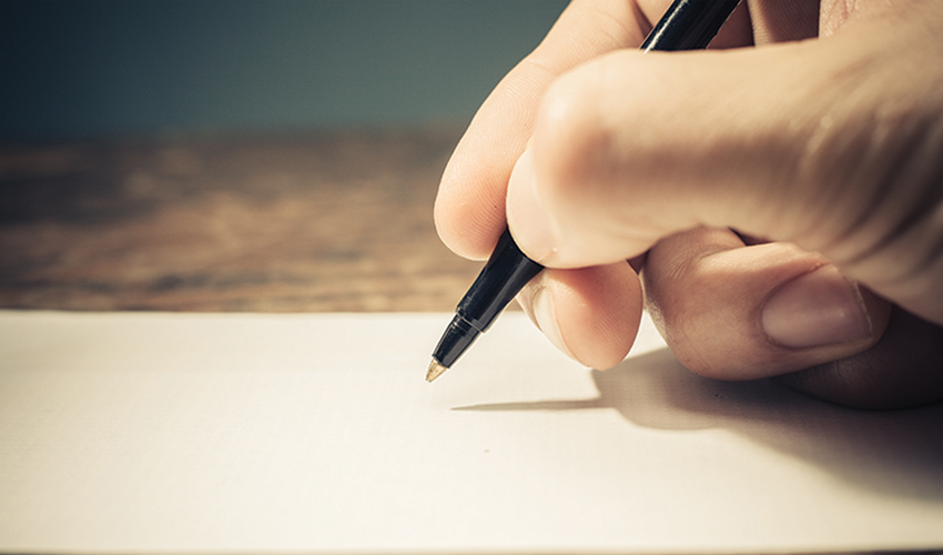 Peste 500 de pacienți din R.Moldova, care așteaptă operații de protezare și cataractă, au depus petiții la CNAM