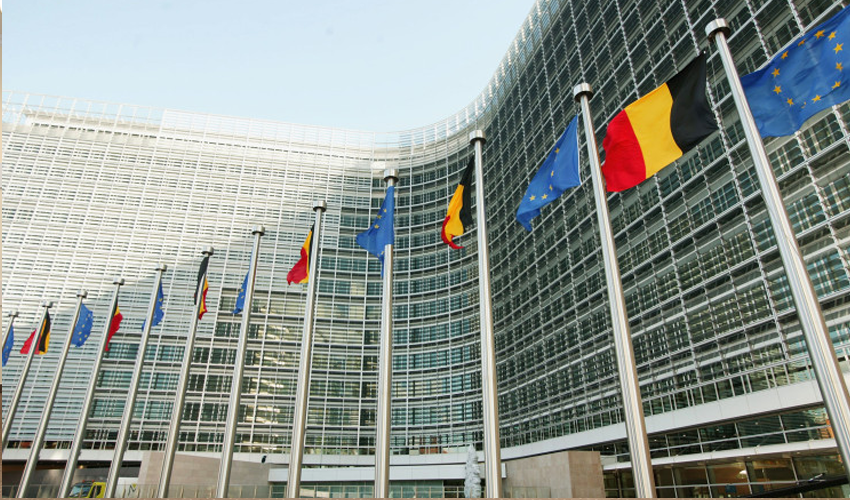 Cazul profesorilor moldoveni folosiți într-o schemă pro-tutun pentru consultările UE ajunge în atenția unei mari publicații europene