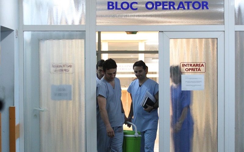 Salarii cu 70% mai mari pentru medicii români, din 1 martie. Unele sume vor depăși 4.000 de euro