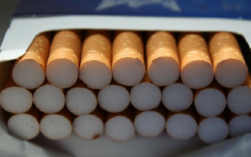 Cât ar câștiga Guvernul din accizarea corectă a țigărilor. Sute de milioane de lei ar putea fi transferate pentru diagnosticarea cancerului sau pentru completarea bugetului CNAM