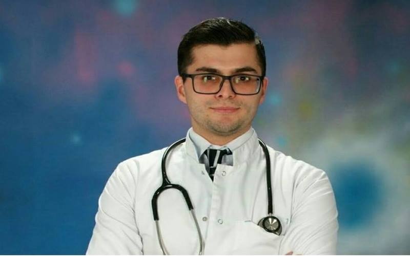 Student la medicină în Moldova ...și cu bagajele făcute. „Medicina moldovenească este expresia societății în care trăim”