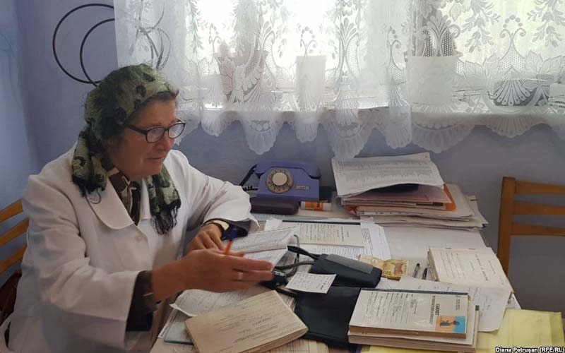 REPORTAJ//Satele cu deficit de doctori de familie. Cum se descurcă fără ei localnicii de la Hănăsenii Noi, raionul Leova 