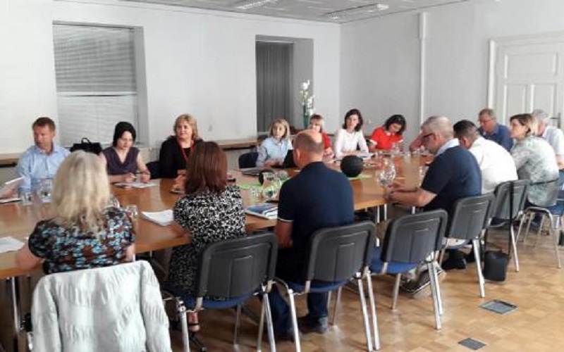 O reformă grăbită? Ministerul Sănătății a decis, după un an de la reforma Sănătății Publice, că vrea să „preia” experiența unei țări europene