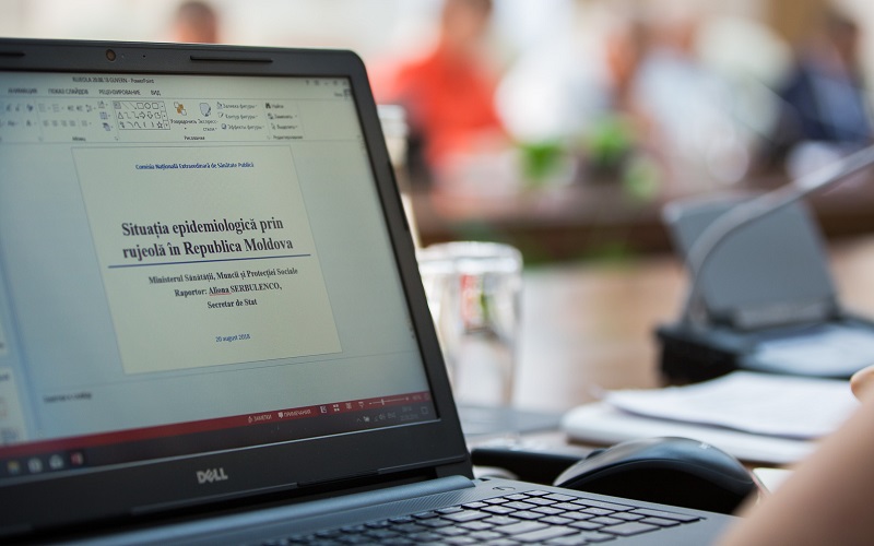 Ce făcea Republica Moldova când vecinii ei se sufocau de epidemii de rujeolă 