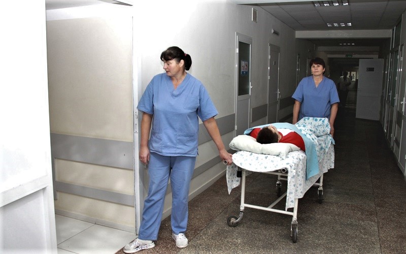 Moldovenii bolnavi ajung direct în spital, sună mai puțin la salvare și nici pe la medicul de familie nu trec