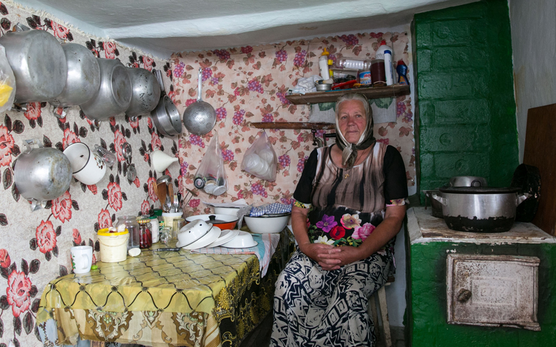 REPORTAJ//Obezitatea la țară. Despre alimentația „corectă”, direct de la gura cuptorașului