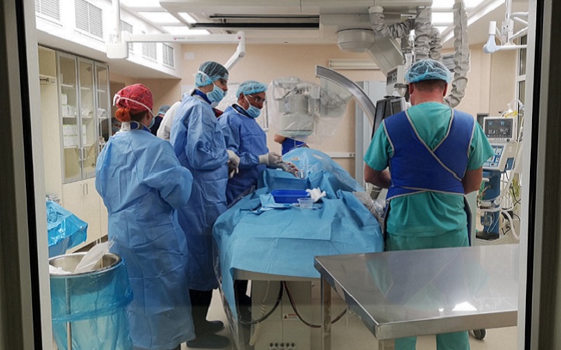 Guvernul a aprobat. Până la 1.000 de lei pentru o gardă.  Medicii care fac muncă de noapte vor avea venituri mai mari