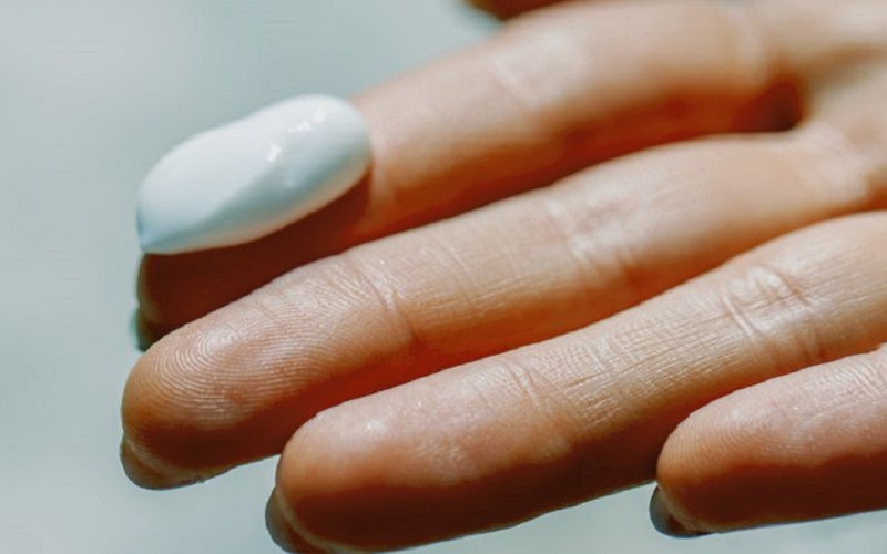 Reduceți la maxim 4 săptămâni utilizarea cremelor vaginale cu concentrație mare de estradiol