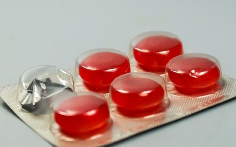 Atenție la pastilele de supt pentru răceală: unele conțin și 18 E-uri