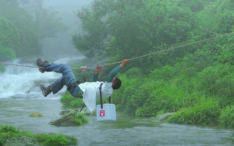 REPORTAJ FOTO//Cum ajung vaccinurile în cele mai inaccesibile colțuri ale lumii 