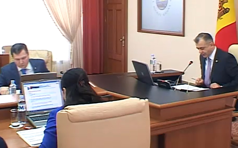 Ecrane de protecție și respiratoare pentru  protejarea lucrătorilor medicali de COVID-19. Guvernul alocă 36 de milioane de lei pentru procurarea acestora