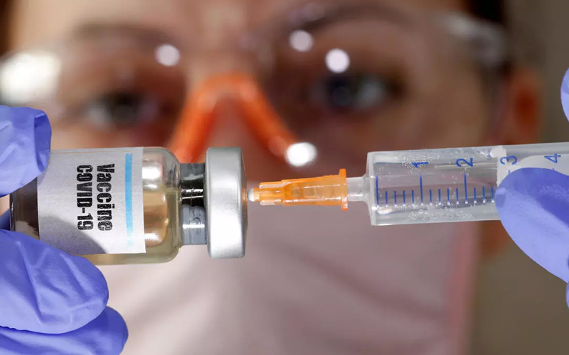 Primul vaccin anti Covid-19 testat pe oameni induce un răspuns imun rapid și este sigur 