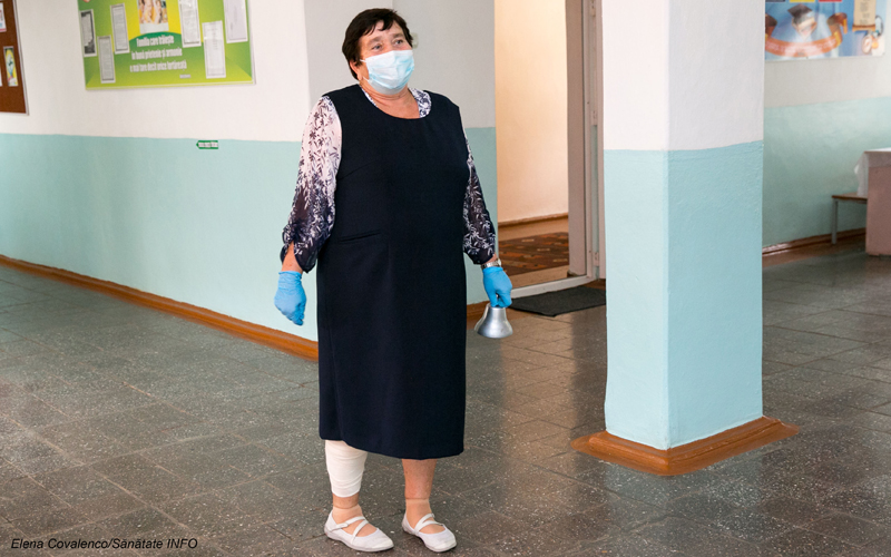 Liniuțe. Pătrățele. Alfabet și Dezinfectanți. Cum s-a pregătit școala să înfrunte Covid-ul