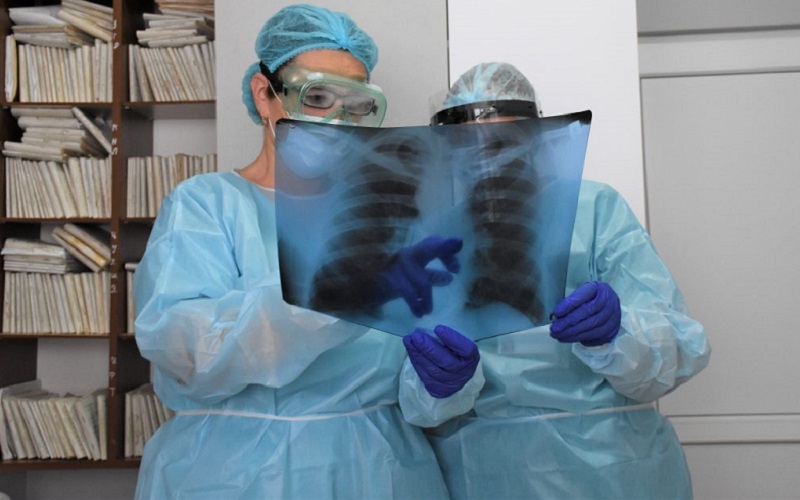 786 de cazuri noi de Covid-19 astăzi. 53 de lucrători medicali s-au infectat