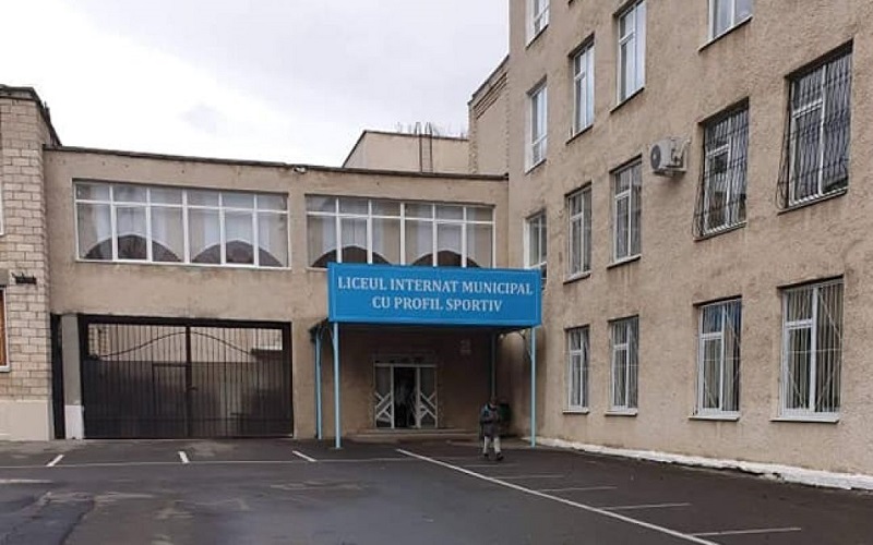 Peste 60 de elevi de la Liceul Municipal Internat cu Profil Sportiv din Capitală au suferit o intoxicație alimentară. Doi se află în spital