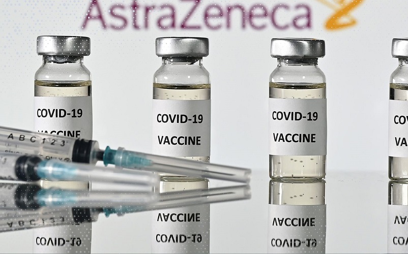 Criticat de experți, vaccinul dezvoltat de AstraZeneca și Universitatea Oxford ar putea fi aprobat în curând în Marea Britanie, iar două țări s-au asigurat deja cu milioane de doze 