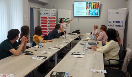 LECȚII DESCHISE PENTRU PĂRINȚI despre fumatul la adolescenți. Centrul PAS continuă activitățile din proiectul „Viitorul fără fumat”