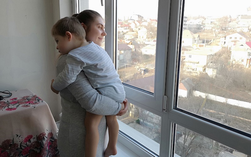 Copiii „condamnați” să se nască cu ochii albaștri.  Ce boală rară ascund aceștia și câți sunt în Republica Moldova