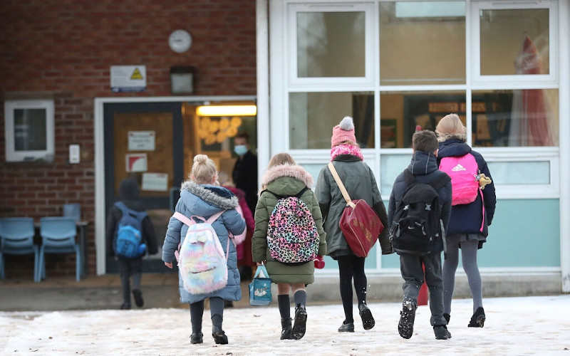 Peste o mie de copii s-au infectat cu Sars-Cov-2 în luna februarie