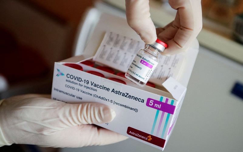 Vaccinul AstraZeneca a împărțit lumea în două – ce se întâmplă, totuși? E periculos serul sau nu? Explicăm
