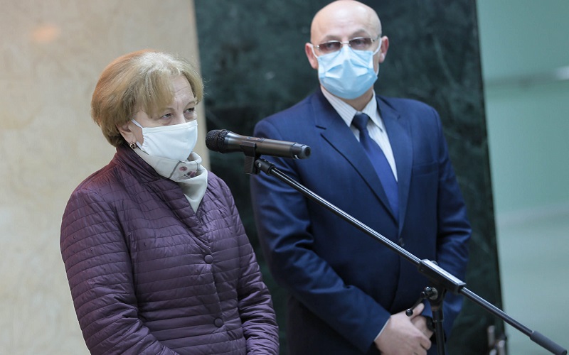 Cât au plătit alte state pentru vaccinul chinezesc cumpărat de Moldova, cu preț ținut în secret. O legătură dubioasă cu China, în detrimentul producătorilor europeni