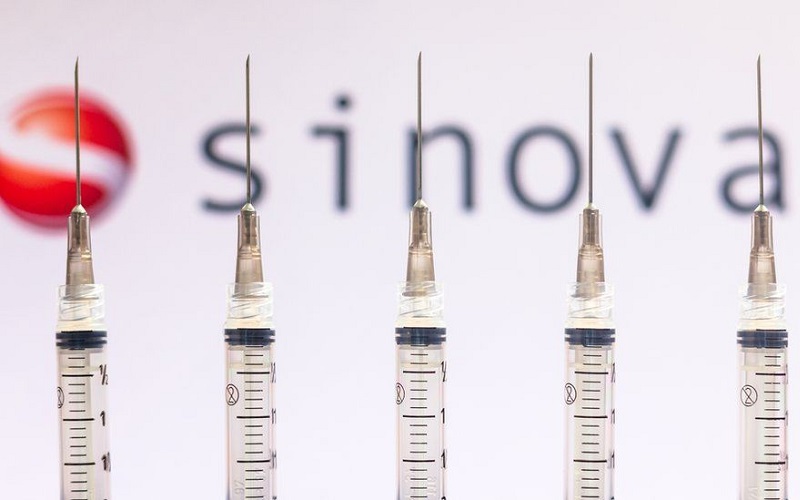 Agenția Europeană a Medicamentului mai examinează dosarul unui vaccin. Are o eficacitate între 50% și 90% în diferite studii