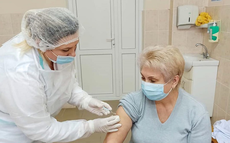 Autoritățile atenționează! În toamnă e posibilă o creștere semnificativă a îmbolnăvirilor de Covid-19, dacă rata de imunizare se va menține joasă