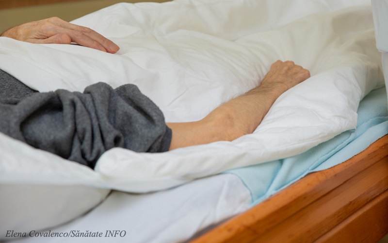 Paturi pentru muribunzi în saloane cu bolnavi cronici. De ce spitalele din Moldova nu au secții separate pentru pacienții incurabili, așa cum prevăd standardele de îngrijiri paliative