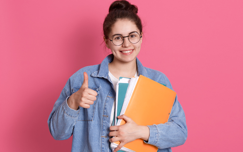 Bani, oportunități și networking. De ce studenții trebuie să lucreze? (P)