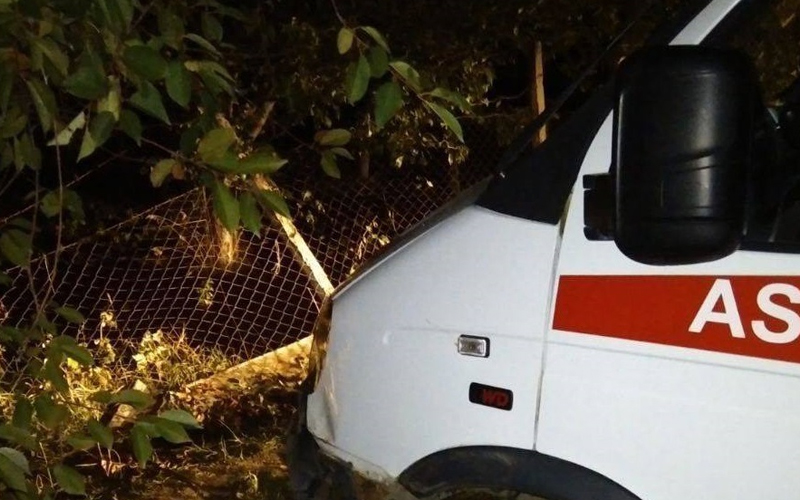 Cum a reușit tânărul beat de la Soroca să pornească ambulanța care staționa pe teritoriul instituției și ce va păți șoferul autospecialei