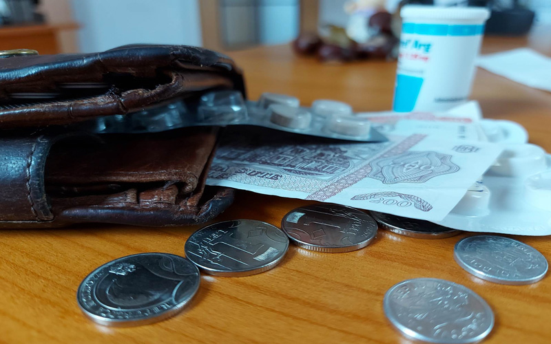 Miliardele din fondurile asigurărilor medicale. Între venituri și cheltuieli