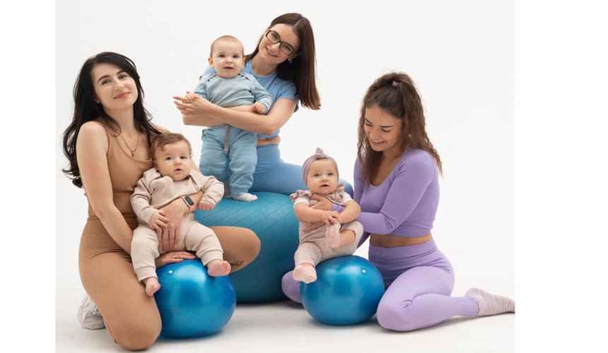 VIDEO//Cum să faci sport cu bebelușul în brațe. Sesiuni de fitness și dans pentru mămici cu pici